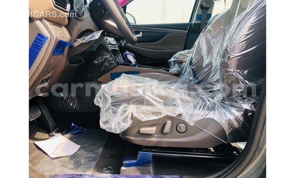Tenga Imported Hyundai Santa Fe Girinhi Mota in Import - Dubai in Harare Tenga Imported Hyundai Santa Fe Girinhi Mota in Import - Dubai in Harare