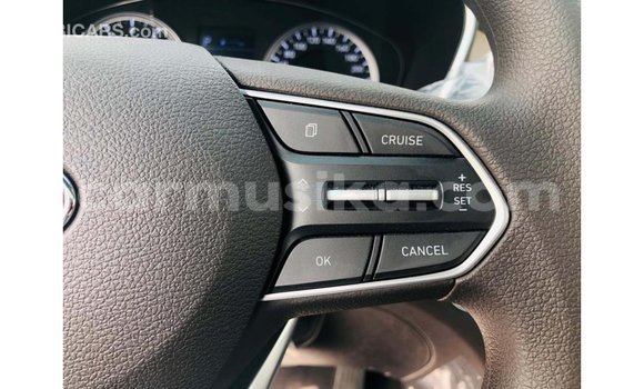 Tenga Imported Hyundai Santa Fe Girinhi Mota in Import - Dubai in Harare Tenga Imported Hyundai Santa Fe Girinhi Mota in Import - Dubai in Harare