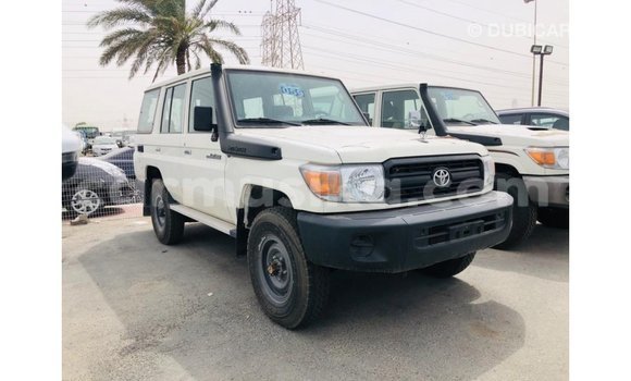 Buy Import Toyota Land Cruiser White Car in Import - Dubai in Harare Buy Import Toyota Land Cruiser White Car in Import - Dubai in Harare