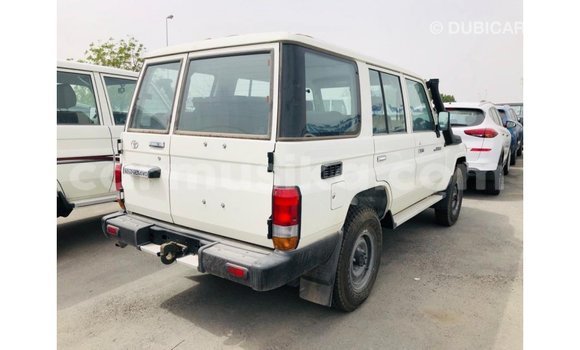 Buy Import Toyota Land Cruiser White Car in Import - Dubai in Harare Buy Import Toyota Land Cruiser White Car in Import - Dubai in Harare