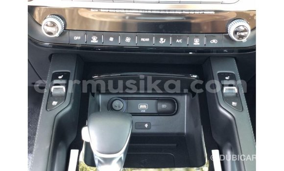 Acheter Import Voiture Kia Carens Blanc à Import - Dubai, Harare Acheter Import Voiture Kia Carens Blanc à Import - Dubai, Harare