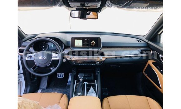 Acheter Import Voiture Kia Carens Blanc à Import - Dubai, Harare Acheter Import Voiture Kia Carens Blanc à Import - Dubai, Harare