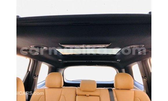 Acheter Import Voiture Kia Carens Blanc à Import - Dubai, Harare Acheter Import Voiture Kia Carens Blanc à Import - Dubai, Harare