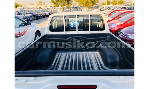 Buy Import Toyota Hilux White Car in Import - Dubai in Harare Buy Import Toyota Hilux White Car in Import - Dubai in Harare