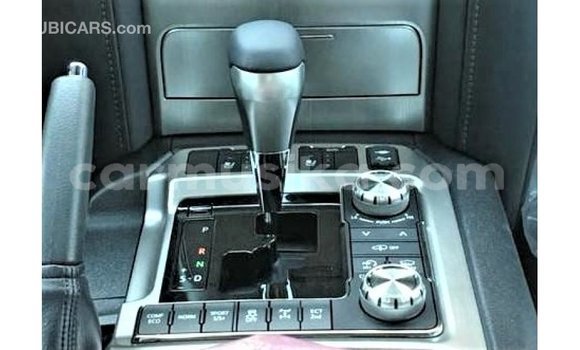 Acheter Import Voiture Toyota Land Cruiser Noir à Import - Dubai, Harare Acheter Import Voiture Toyota Land Cruiser Noir à Import - Dubai, Harare