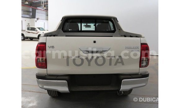 Acheter Import Voiture Toyota Hilux Blanc à Import - Dubai, Harare Acheter Import Voiture Toyota Hilux Blanc à Import - Dubai, Harare