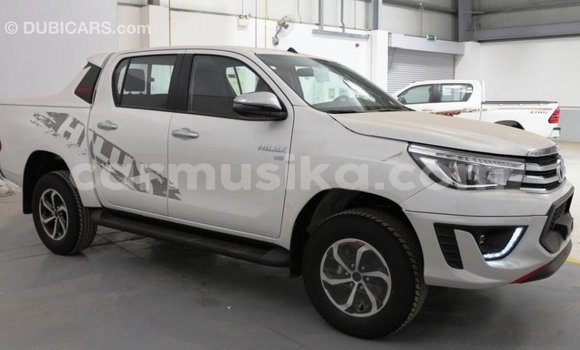 Acheter Import Voiture Toyota Hilux Blanc à Import - Dubai, Harare Acheter Import Voiture Toyota Hilux Blanc à Import - Dubai, Harare