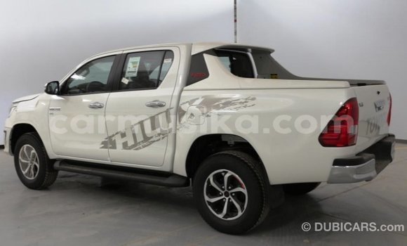 Acheter Import Voiture Toyota Hilux Blanc à Import - Dubai, Harare Acheter Import Voiture Toyota Hilux Blanc à Import - Dubai, Harare