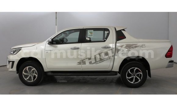Acheter Import Voiture Toyota Hilux Blanc à Import - Dubai, Harare Acheter Import Voiture Toyota Hilux Blanc à Import - Dubai, Harare