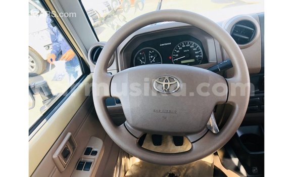 Tenga Imported Toyota Land Cruiser Beige Mota in Import - Dubai in Harare Tenga Imported Toyota Land Cruiser Beige Mota in Import - Dubai in Harare