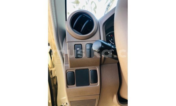 Tenga Imported Toyota Land Cruiser Beige Mota in Import - Dubai in Harare Tenga Imported Toyota Land Cruiser Beige Mota in Import - Dubai in Harare