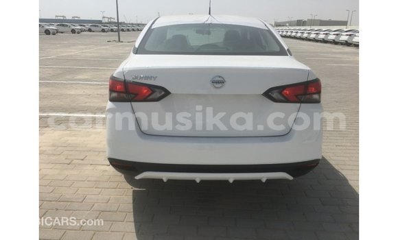 Acheter Import Voiture Nissan Sunny Blanc à Import - Dubai, Harare Acheter Import Voiture Nissan Sunny Blanc à Import - Dubai, Harare