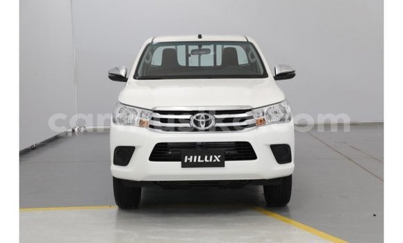 Nunua Imported Toyota Hilux Nyeupe Gari ndani ya Import - Dubai nchini Harare