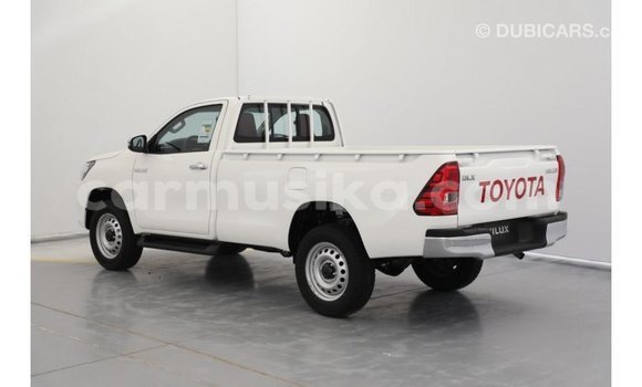 Acheter Import Voiture Toyota Hilux Blanc à Import - Dubai, Harare Acheter Import Voiture Toyota Hilux Blanc à Import - Dubai, Harare
