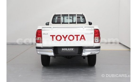 Acheter Import Voiture Toyota Hilux Blanc à Import - Dubai, Harare Acheter Import Voiture Toyota Hilux Blanc à Import - Dubai, Harare
