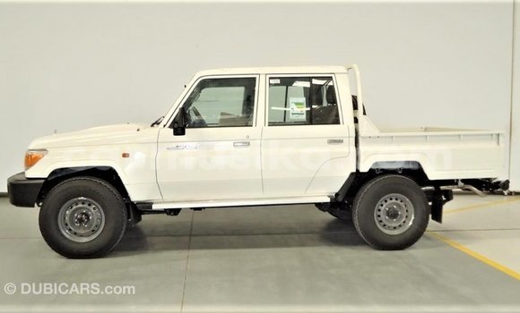 Acheter Import Voiture Toyota Land Cruiser Blanc à Import - Dubai, Harare Acheter Import Voiture Toyota Land Cruiser Blanc à Import - Dubai, Harare