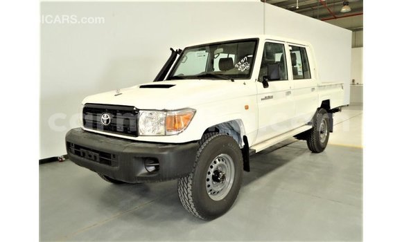 Acheter Import Voiture Toyota Land Cruiser Blanc à Import - Dubai, Harare Acheter Import Voiture Toyota Land Cruiser Blanc à Import - Dubai, Harare