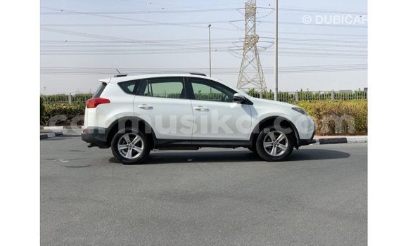 Buy Import Toyota HiAce White Truck in Import - Dubai in Harare Buy Import Toyota HiAce White Truck in Import - Dubai in Harare