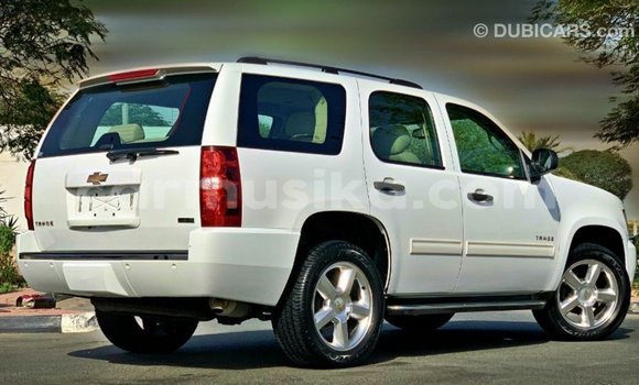 Acheter Import Voiture Chevrolet Tahoe Blanc à Import - Dubai, Harare Acheter Import Voiture Chevrolet Tahoe Blanc à Import - Dubai, Harare