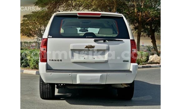 Acheter Import Voiture Chevrolet Tahoe Blanc à Import - Dubai, Harare Acheter Import Voiture Chevrolet Tahoe Blanc à Import - Dubai, Harare