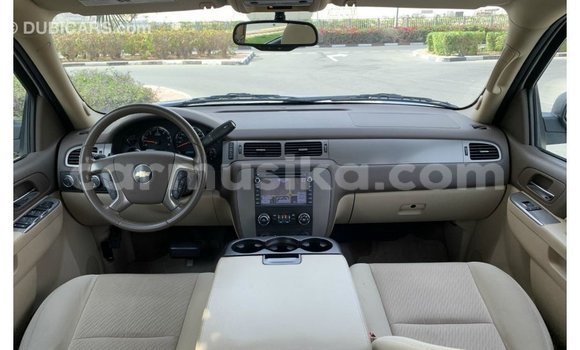 Acheter Import Voiture Chevrolet Tahoe Blanc à Import - Dubai, Harare Acheter Import Voiture Chevrolet Tahoe Blanc à Import - Dubai, Harare