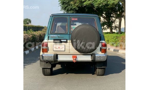 Acheter Import Voiture Nissan Patrol Bleu à Import - Dubai, Harare Acheter Import Voiture Nissan Patrol Bleu à Import - Dubai, Harare