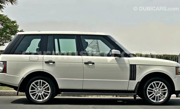 Buy Import Land Rover Range Rover White Car in Import - Dubai in Harare Buy Import Land Rover Range Rover White Car in Import - Dubai in Harare