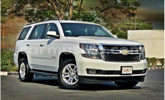 Nunua Imported Chevrolet Tahoe Nyeupe Gari ndani ya Import - Dubai nchini Harare