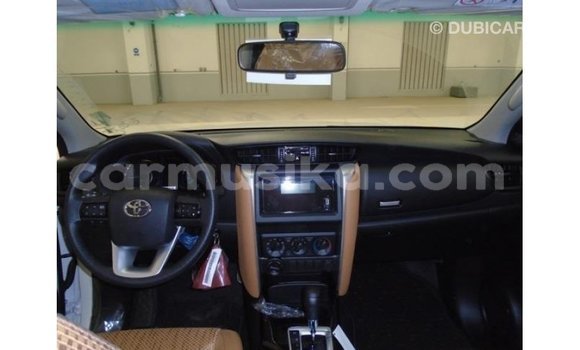 Tenga Imported Toyota Fortuner Chena Mota in Import - Dubai in Harare Tenga Imported Toyota Fortuner Chena Mota in Import - Dubai in Harare