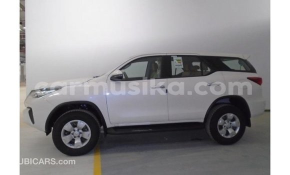 Tenga Imported Toyota Fortuner Chena Mota in Import - Dubai in Harare Tenga Imported Toyota Fortuner Chena Mota in Import - Dubai in Harare