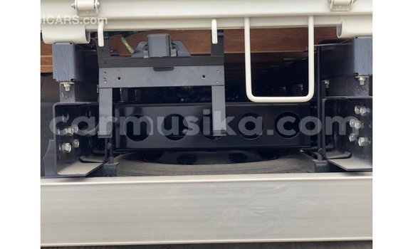 Acheter Import Utilitaire Isuzu Elf Blanc à Import - Dubai, Harare Acheter Import Utilitaire Isuzu Elf Blanc à Import - Dubai, Harare