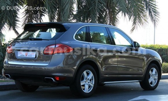 Acheter Import Voiture Porsche Cayenne Marron à Import - Dubai, Harare Acheter Import Voiture Porsche Cayenne Marron à Import - Dubai, Harare