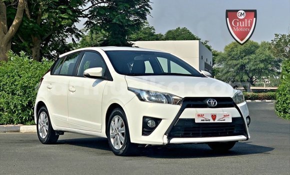 Nunua Imported Toyota Yaris Nyeupe Gari ndani ya Import - Dubai nchini Harare