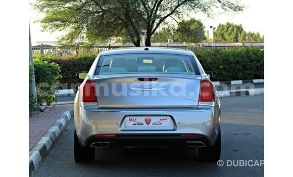 Tenga Imported Chrysler 300 Zvimwe Mota in Import - Dubai in Harare Tenga Imported Chrysler 300 Zvimwe Mota in Import - Dubai in Harare