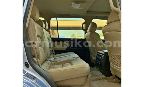 Acheter Import Voiture Toyota Land Cruiser Bleu à Import - Dubai, Harare Acheter Import Voiture Toyota Land Cruiser Bleu à Import - Dubai, Harare