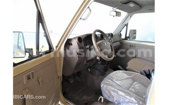 Acheter Import Voiture Toyota Land Cruiser Beige à Import - Dubai, Harare Acheter Import Voiture Toyota Land Cruiser Beige à Import - Dubai, Harare