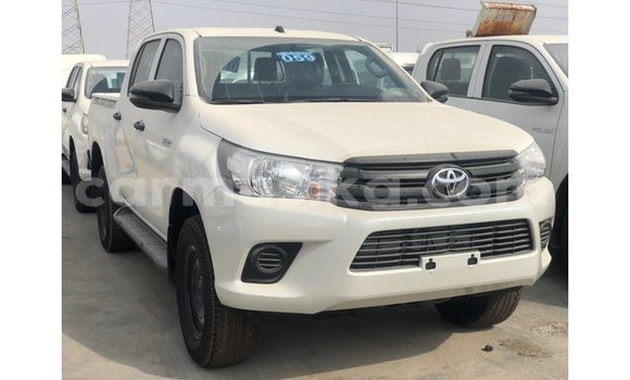 Acheter Import Voiture Toyota Hilux Blanc à Import - Dubai, Harare
