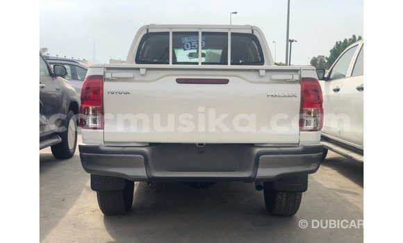 Acheter Import Voiture Toyota Hilux Blanc à Import - Dubai, Harare Acheter Import Voiture Toyota Hilux Blanc à Import - Dubai, Harare