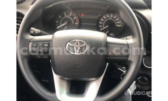 Acheter Import Voiture Toyota Hilux Blanc à Import - Dubai, Harare Acheter Import Voiture Toyota Hilux Blanc à Import - Dubai, Harare