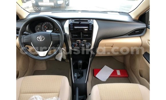 Acheter Import Utilitaire Toyota DA Blanc à Import - Dubai, Harare Acheter Import Utilitaire Toyota DA Blanc à Import - Dubai, Harare