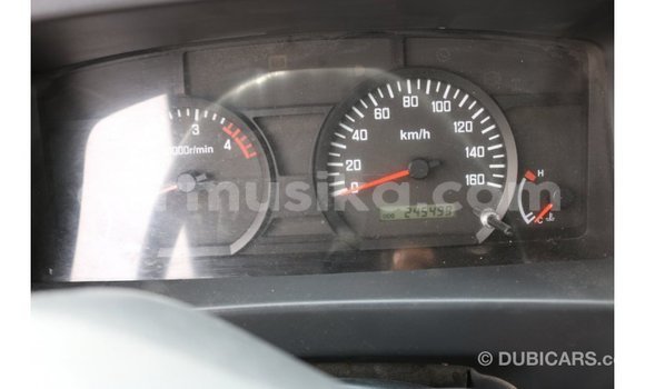 Nunua Imported Isuzu Elf Nyeupe Lori ndani ya Import - Dubai nchini Harare