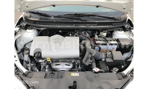 Acheter Import Utilitaire Toyota DA Blanc à Import - Dubai, Harare Acheter Import Utilitaire Toyota DA Blanc à Import - Dubai, Harare