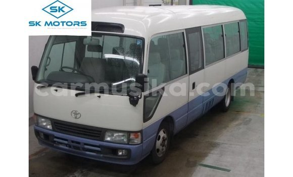 Nunua Imported Toyota Coaster Nyeupe Gari ndani ya Import - Dubai nchini Harare