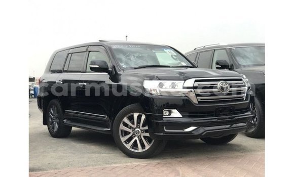 Nunua Imported Toyota Land Cruiser Nyeusi Gari ndani ya Import - Dubai nchini Harare