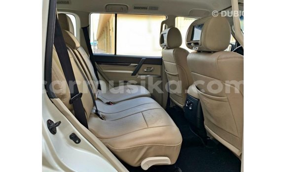 Buy Import Mitsubishi Pajero White Car in Import - Dubai in Harare Buy Import Mitsubishi Pajero White Car in Import - Dubai in Harare