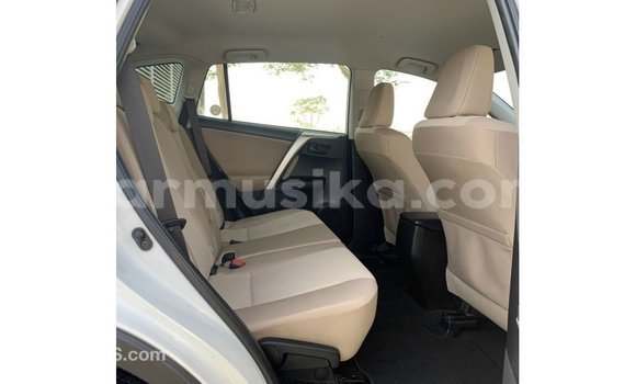 Acheter Import Utilitaire Toyota HiAce Blanc à Import - Dubai, Harare Acheter Import Utilitaire Toyota HiAce Blanc à Import - Dubai, Harare