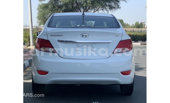 Tenga Imported Hyundai Accent Chena Mota in Import - Dubai in Harare Tenga Imported Hyundai Accent Chena Mota in Import - Dubai in Harare