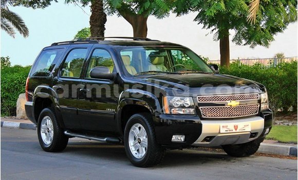 Nunua Imported Chevrolet Tahoe Nyeusi Gari ndani ya Import - Dubai nchini Harare