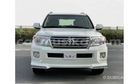 Acheter Import Voiture Toyota Land Cruiser Blanc à Import - Dubai, Harare Acheter Import Voiture Toyota Land Cruiser Blanc à Import - Dubai, Harare