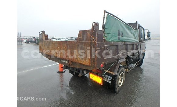 Tenga Imported Nissan Evalia Bhurawuni Rori in Import - Dubai in Harare Tenga Imported Nissan Evalia Bhurawuni Rori in Import - Dubai in Harare